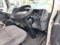 いすゞエルフ冷凍車（冷蔵車）小型（2t・3t）[写真11]