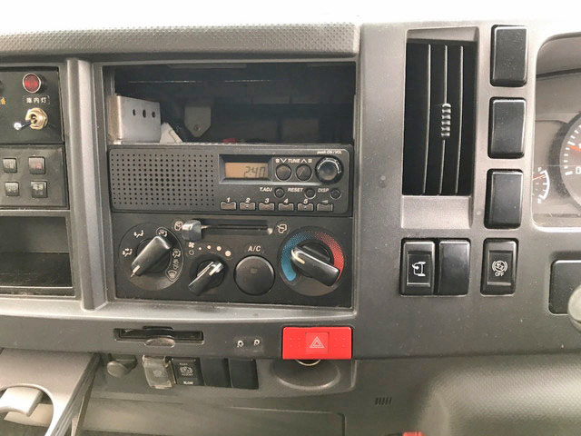 いすゞエルフ冷凍車（冷蔵車）小型（2t・3t）[写真16]