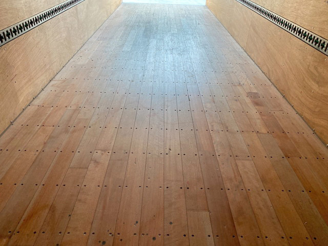 日野レンジャーアルミバン中型（4t）[写真16]