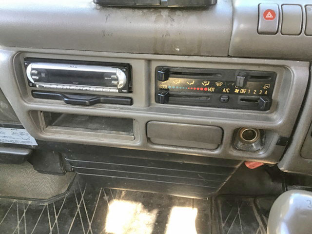 いすゞエルフ平ボディ小型（2t・3t）[写真27]