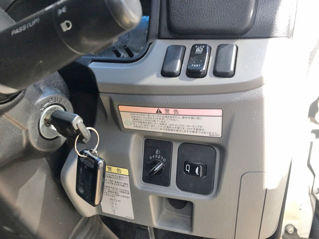 三菱ふそうキャンターダブルキャブ（Wキャブ）小型（2t・3t）[写真27]