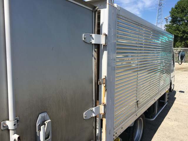 いすゞエルフアルミバン小型（2t・3t）[写真13]