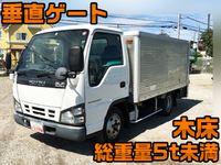 いすゞエルフアルミバン小型（2t・3t）[写真01]