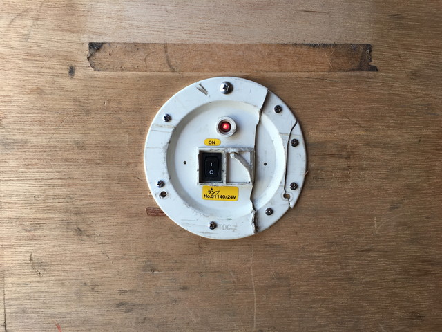 いすゞエルフアルミバン小型（2t・3t）[写真22]