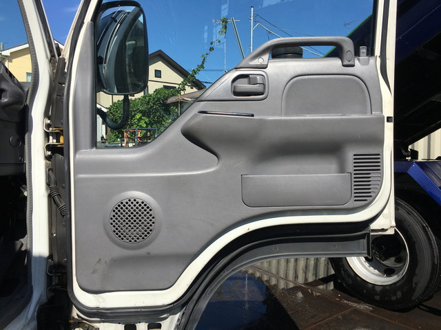 いすゞエルフアルミバン小型（2t・3t）[写真34]