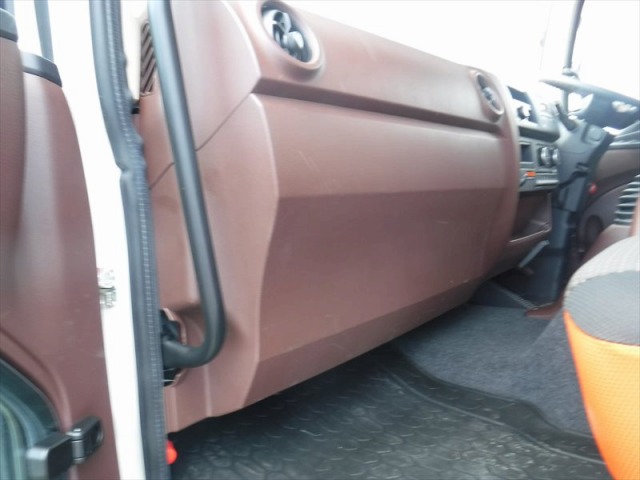 日野レンジャーセルフクレーン4段中型（4t）[写真23]