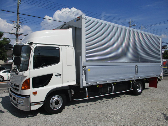 日野レンジャーアルミウイング中型（4t）[写真03]