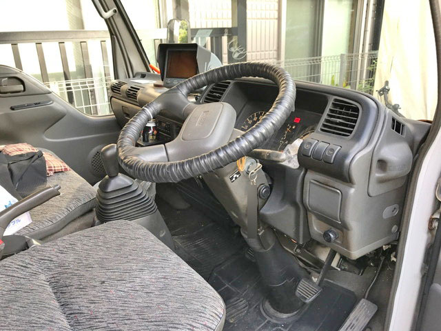 いすゞエルフアルミバン小型（2t・3t）[写真18]