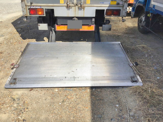 三菱ふそうファイターアルミウイング小型（2t・3t）[写真09]