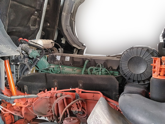 ボルボボルボFHトレーラーヘッド（トラクターヘッド）大型（10t）[写真26]