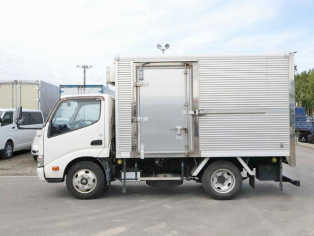 トヨタダイナ冷凍車（冷蔵車）小型（2t・3t）[写真03]