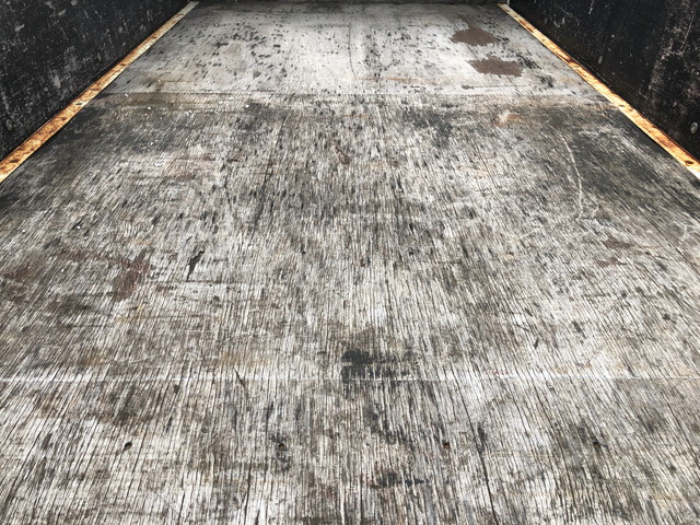 いすゞエルフ平ボディ小型（2t・3t）[写真15]