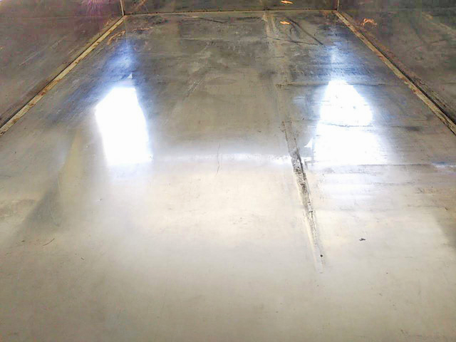 いすゞエルフ平ボディ小型（2t・3t）[写真07]