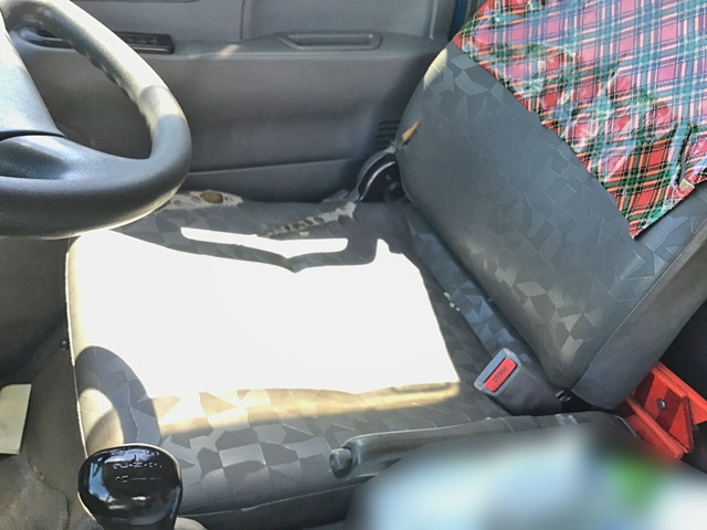 いすゞエルフ平ボディ小型（2t・3t）[写真17]