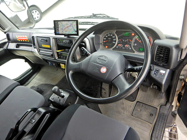 日野レンジャーアルミバン中型（4t）[写真12]