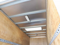 三菱ふそうキャンターアルミバン小型（2t・3t）[写真10]