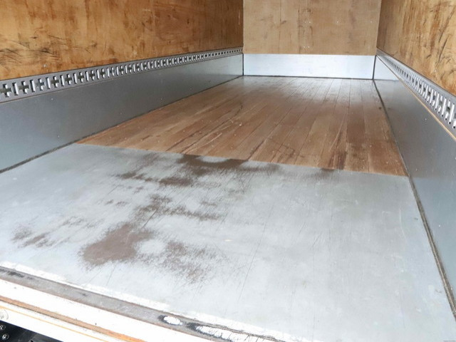 三菱ふそうキャンターアルミバン小型（2t・3t）[写真11]