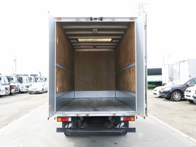 三菱ふそうキャンターアルミバン小型（2t・3t）[写真08]