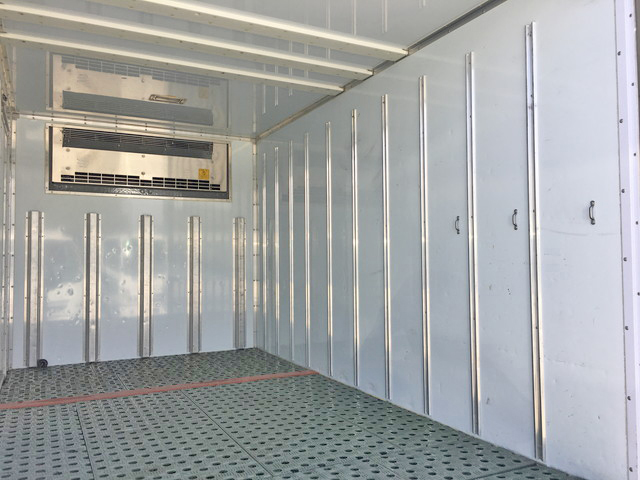 いすゞエルフ冷凍車（冷蔵車）小型（2t・3t）[写真14]