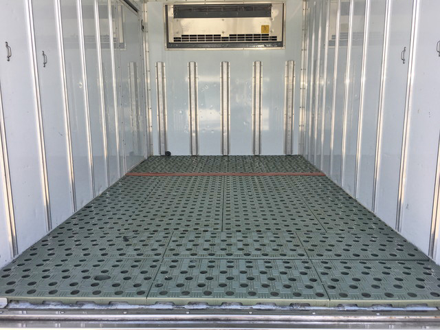 いすゞエルフ冷凍車（冷蔵車）小型（2t・3t）[写真15]