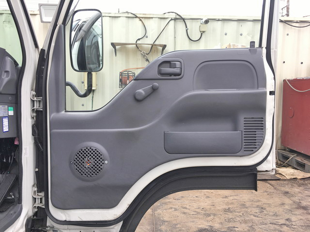 いすゞエルフ冷凍車（冷蔵車）小型（2t・3t）[写真31]