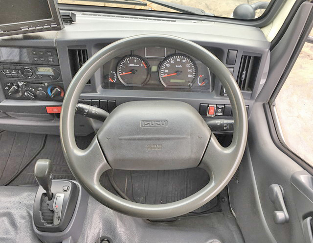 いすゞエルフ冷凍車（冷蔵車）小型（2t・3t）[写真37]