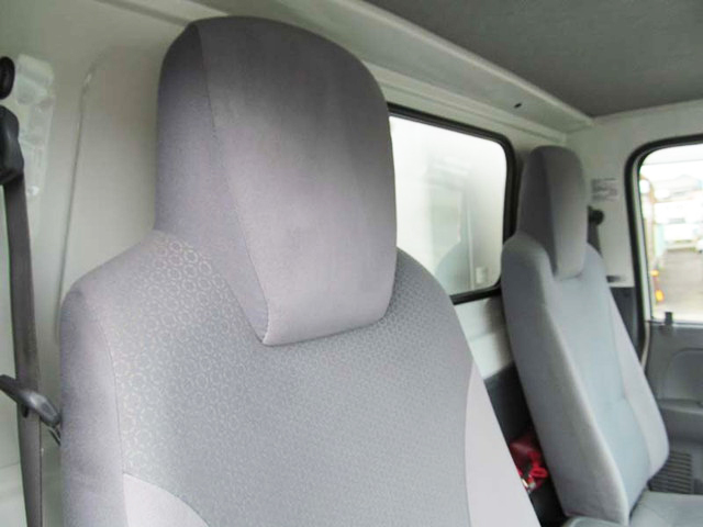 いすゞエルフ冷凍車（冷蔵車）小型（2t・3t）[写真07]