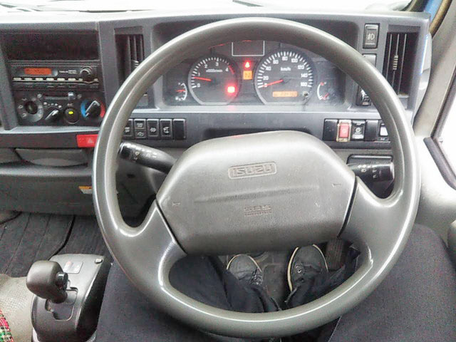 いすゞエルフダブルキャブ（Wキャブ）小型（2t・3t）[写真13]