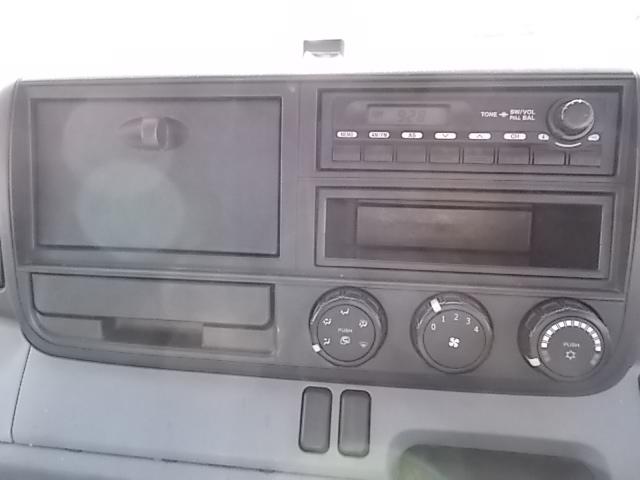 三菱ふそうキャンター平ボディ小型（2t・3t）[写真22]