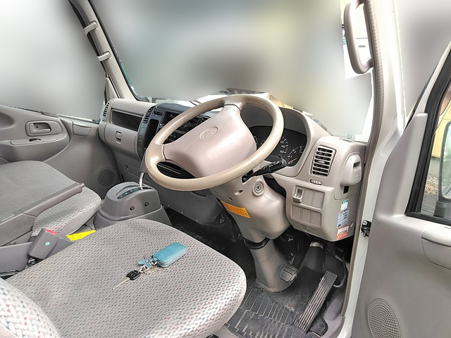 トヨタダイナ平ボディ小型（2t・3t）[写真24]