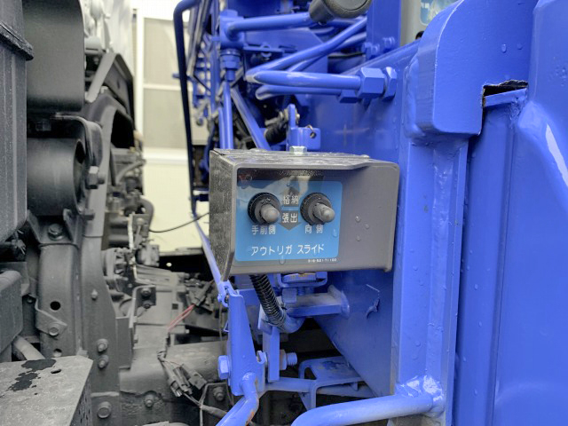 三菱ふそうファイターセルフクレーン4段増トン（6t・8t）[写真10]