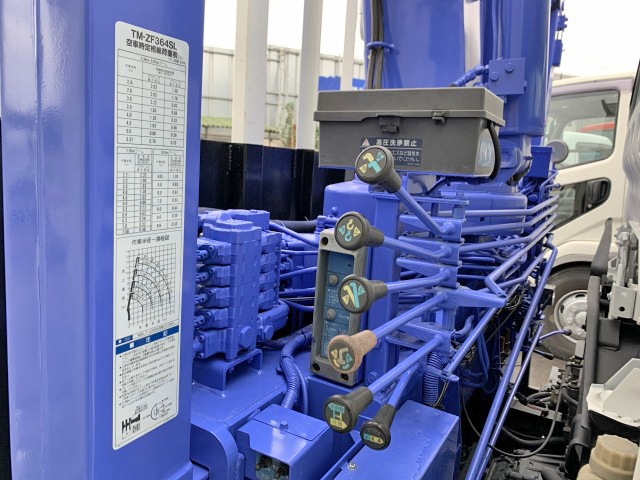 三菱ふそうファイターセルフクレーン4段増トン（6t・8t）[写真13]