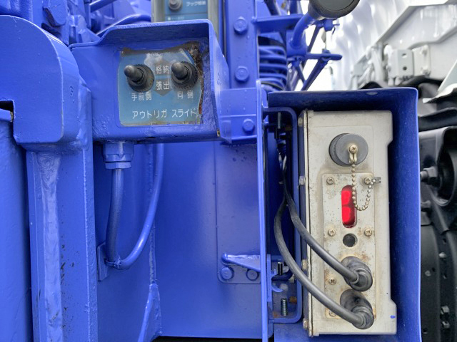 三菱ふそうファイターセルフクレーン4段増トン（6t・8t）[写真15]