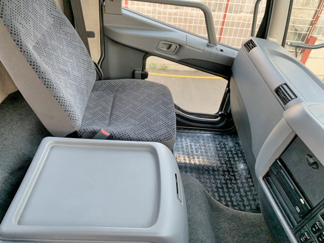 三菱ふそうファイターセルフクレーン4段増トン（6t・8t）[写真31]