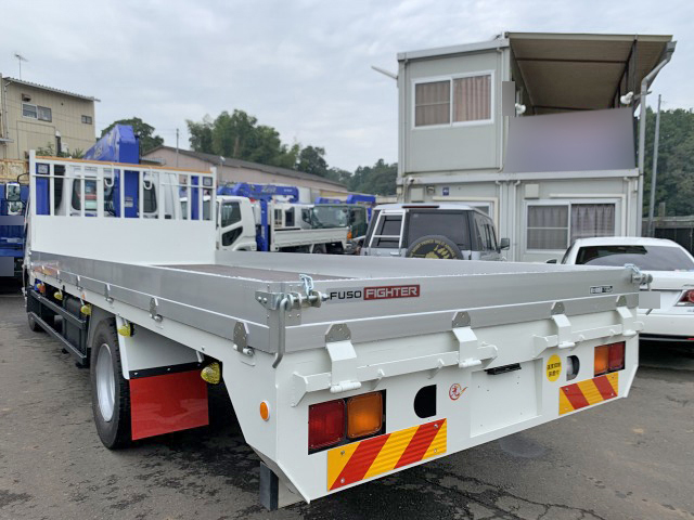 三菱ふそうファイターセルフクレーン4段増トン（6t・8t）[写真04]