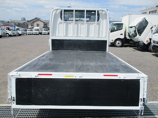 三菱ふそうキャンターガッツダブルキャブ（Wキャブ）小型（2t・3t）[写真11]