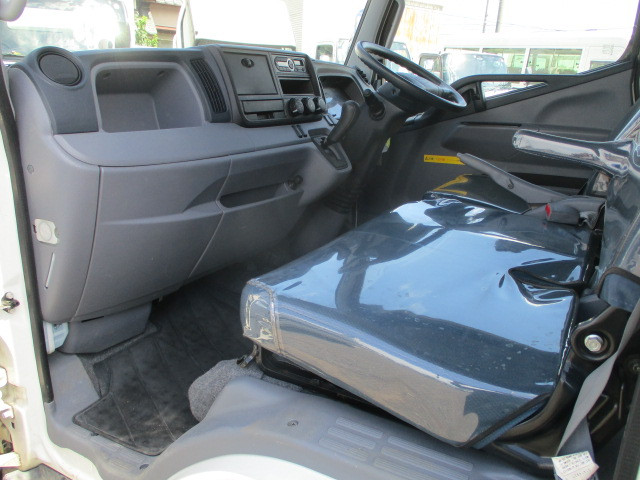 三菱ふそうキャンターガッツダブルキャブ（Wキャブ）小型（2t・3t）[写真22]