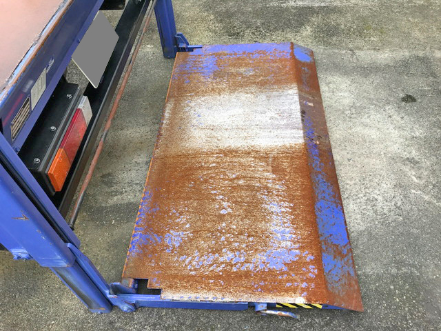 日産アトラス平ボディ小型（2t・3t）[写真11]