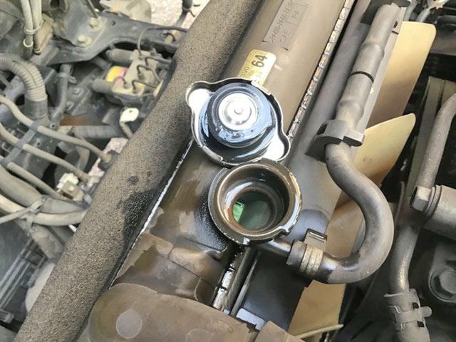 いすゞエルフ平ボディ小型（2t・3t）[写真12]