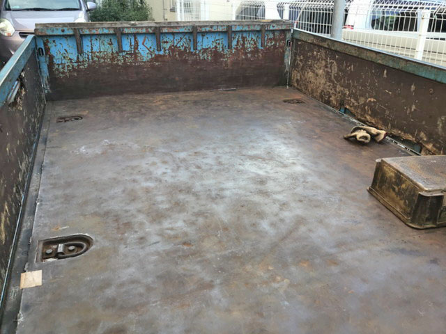 いすゞエルフ平ボディ小型（2t・3t）[写真09]