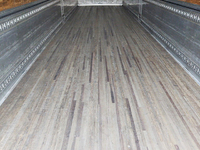 いすゞギガアルミウイング大型（10t）[写真11]