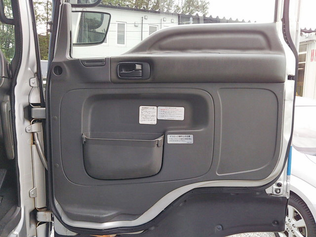 いすゞギガアルミウイング大型（10t）[写真29]