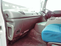 いすゞギガアルミウイング大型（10t）[写真30]