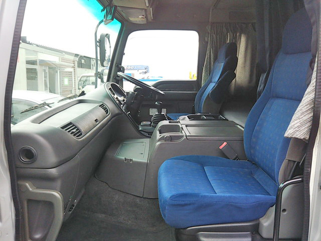 いすゞギガアルミウイング大型（10t）[写真31]