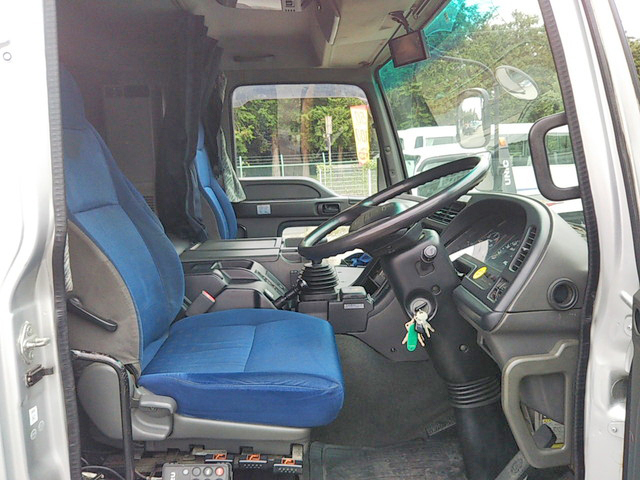 いすゞギガアルミウイング大型（10t）[写真33]