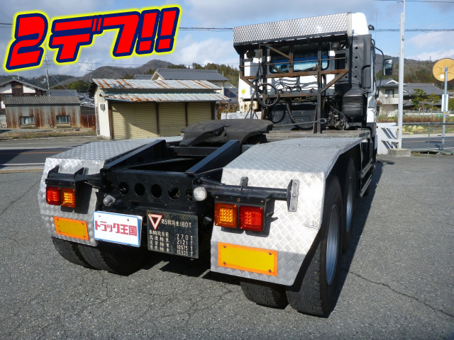 いすゞギガトレーラーヘッド（トラクターヘッド）大型（10t）[写真02]