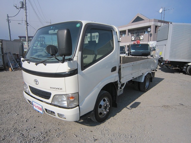 トヨタトヨエース平ボディ小型（2t・3t）KK-LY230 [写真01]
