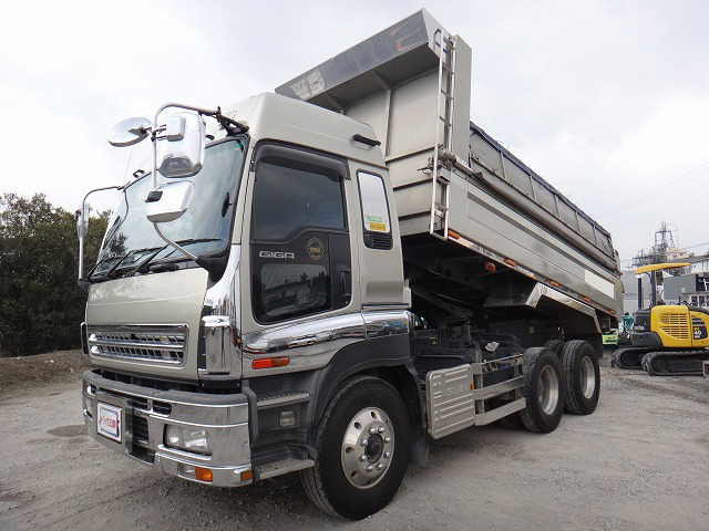 いすゞギガダンプ大型（10t）[写真01]