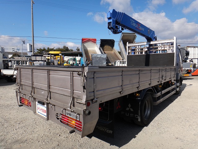 三菱ふそうファイターセルフクレーン5段増トン（6t・8t）[写真02]