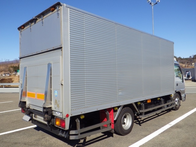 いすゞエルフアルミバン小型（2t・3t）[写真02]